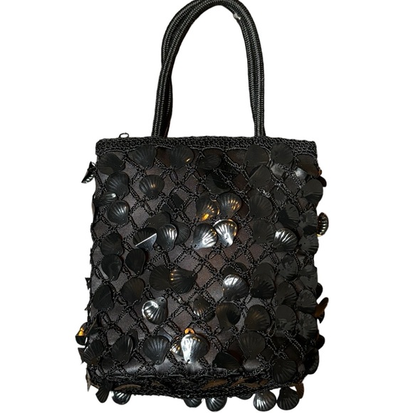 Small crochet/satin bag with hanging plastic shells. In excellent condition - Picture 2 of 5